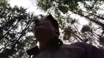 jdou po něm