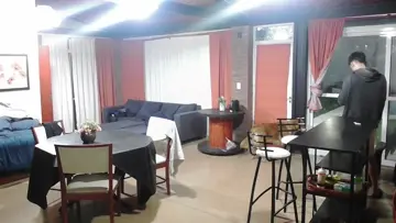 RELOJEA A VER SI LLEGAN ESAS EMPANADITAS