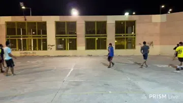ronaldo le pega a la camara