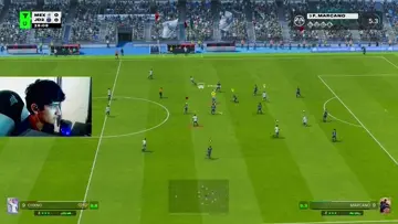Yo bien feliz por mi gol XD😂😂😂😂