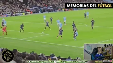 Felo mira la camara para que un viewer se masturbe