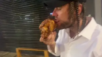 thats how you eat chicken 