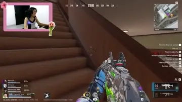Ni para agarrar el arma :(