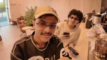 ضحكته قذره ههههههههه