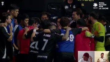 Chicharito molesto por la estrategia