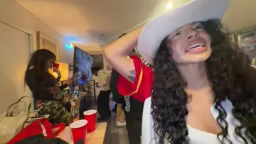DANCEEE