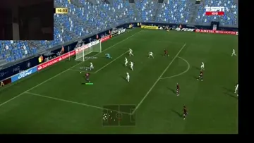 JUGANDO PES 2013