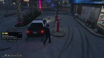 Os enseño a echar gasolina. :)