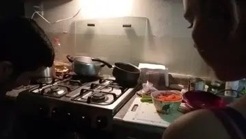 ¡Momento clave! 🦃🔥 Sacando el pavo del horno 🎄✨