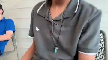 le pegan a niño doun 