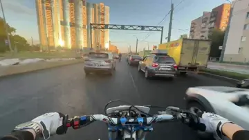 чуть не въебался