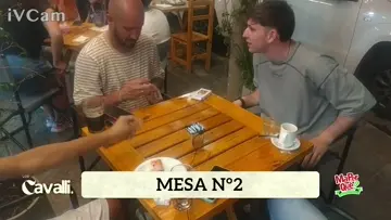 que habrá sido esa tercera mano..