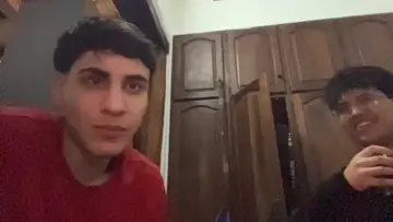 que miran chicos?