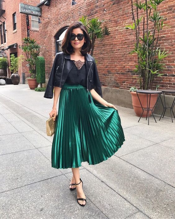 New dark green metallic pleated high waist skirt midi length