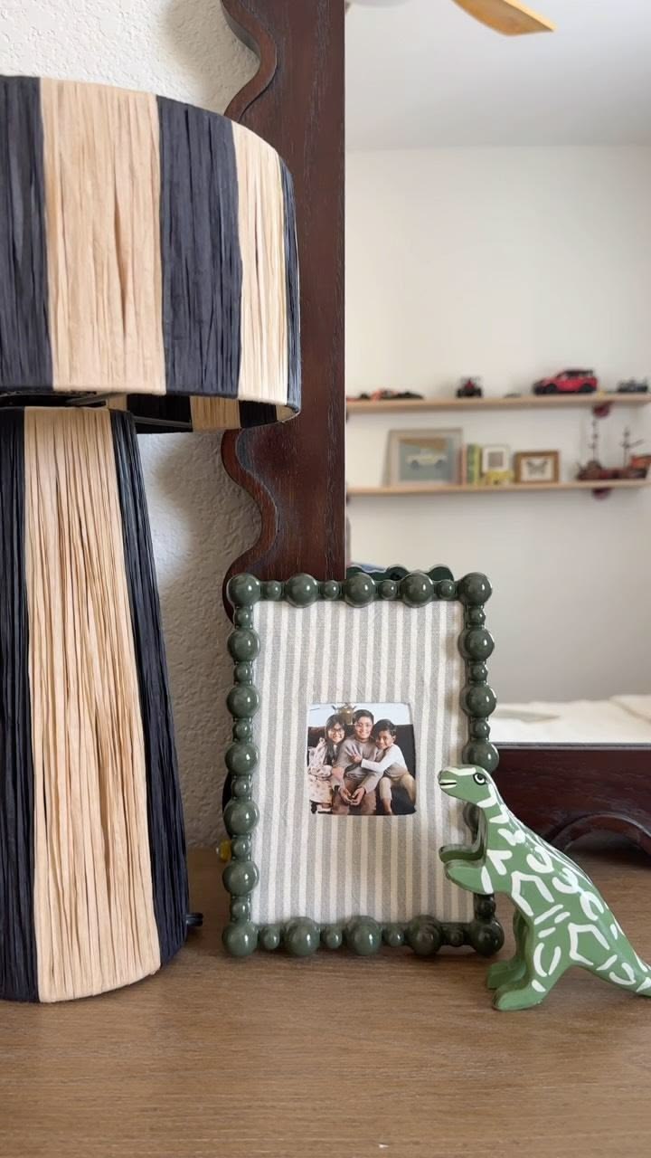 one of the easiest + cutest DIYs for memories in your home! 
