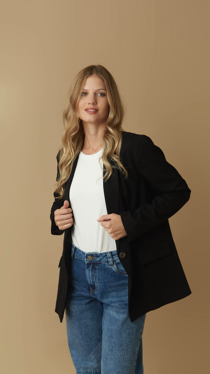 A blazer that speaks before you do — sharp, confident and ti