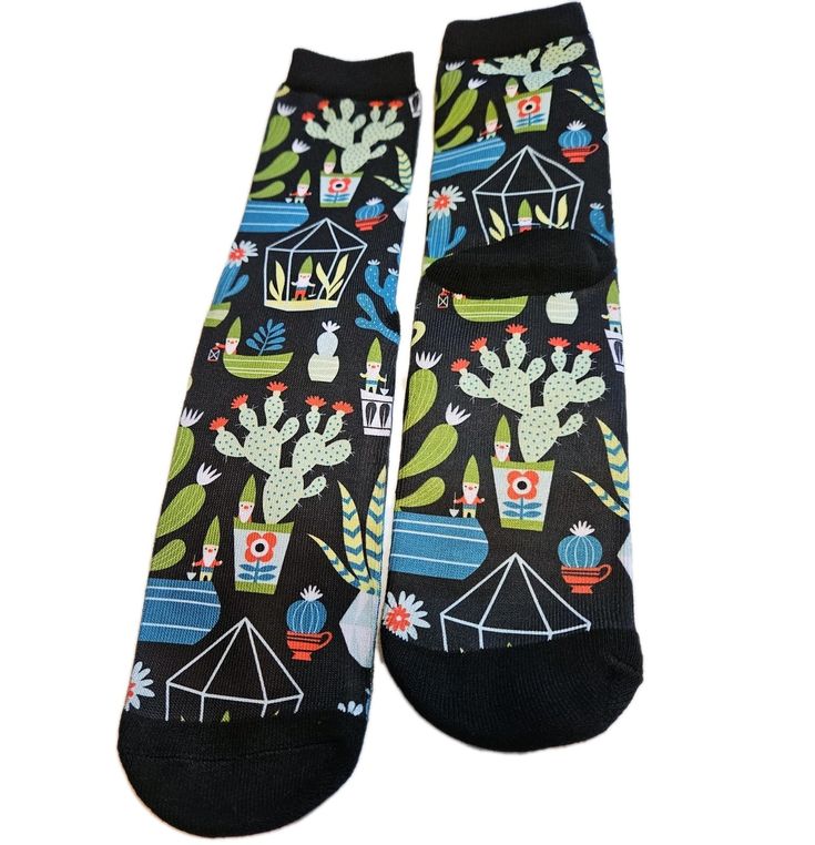 NWOT Womens Novelty Socks Cactus & Gnomes Perfect Stocking S