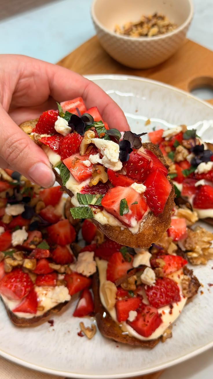 Anzeige |

Trust me: Erdbeeren + Feta + Walnüsse funktionier