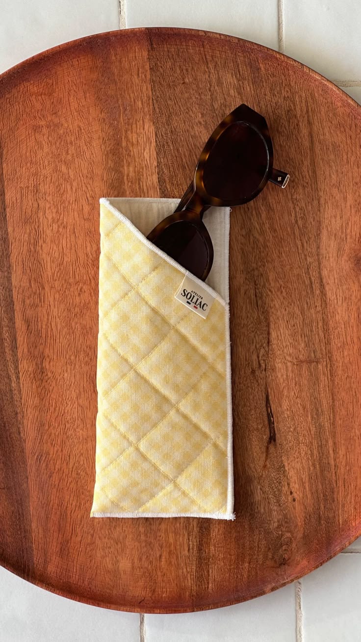 Nous avons l’étui à lunettes parfait pour vous : 
- un beau 