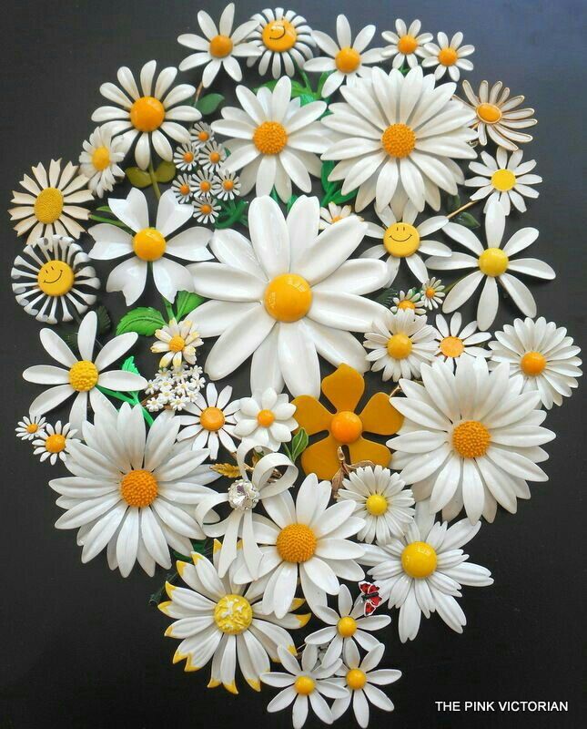 vintage enamel flower pin/brooch