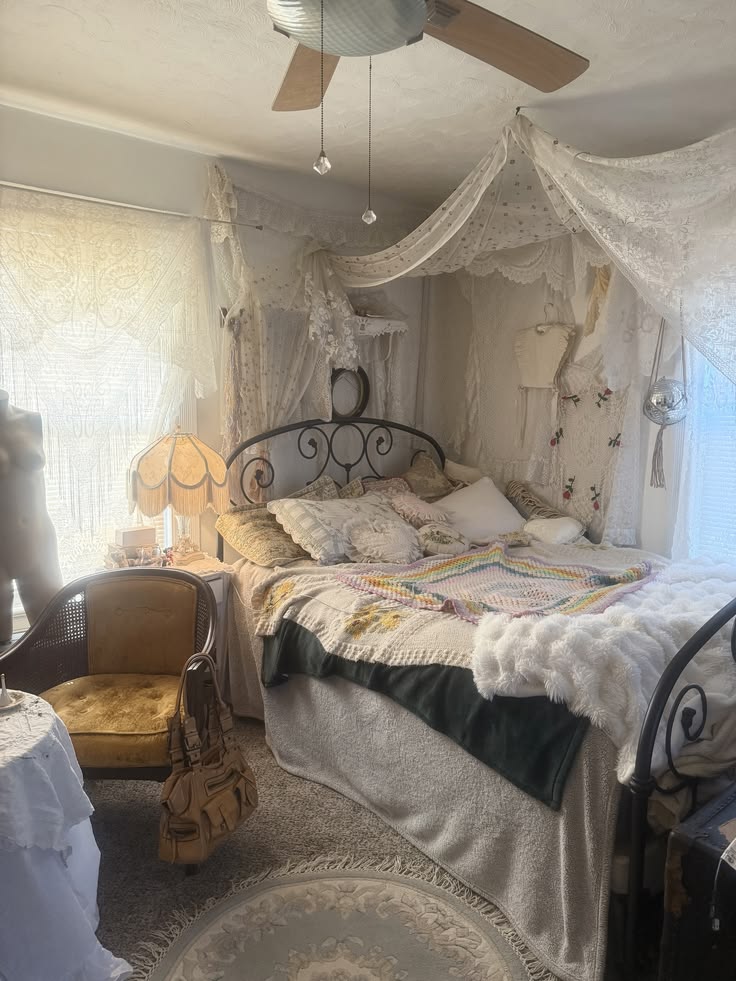 #eclectic #roomtour #roomdecor #maximalism #eclecticroomdesi