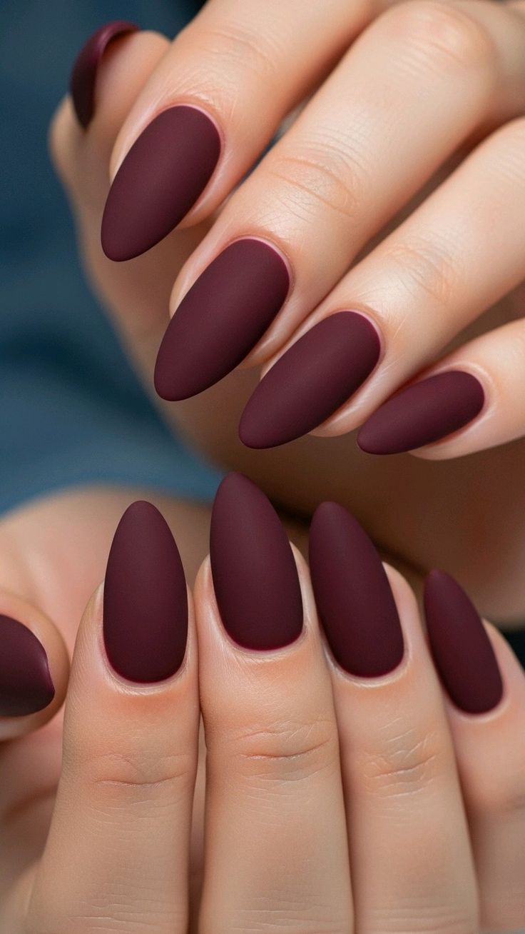 💬 Try these matte Burgundy Nails for a soft, luxurious finis