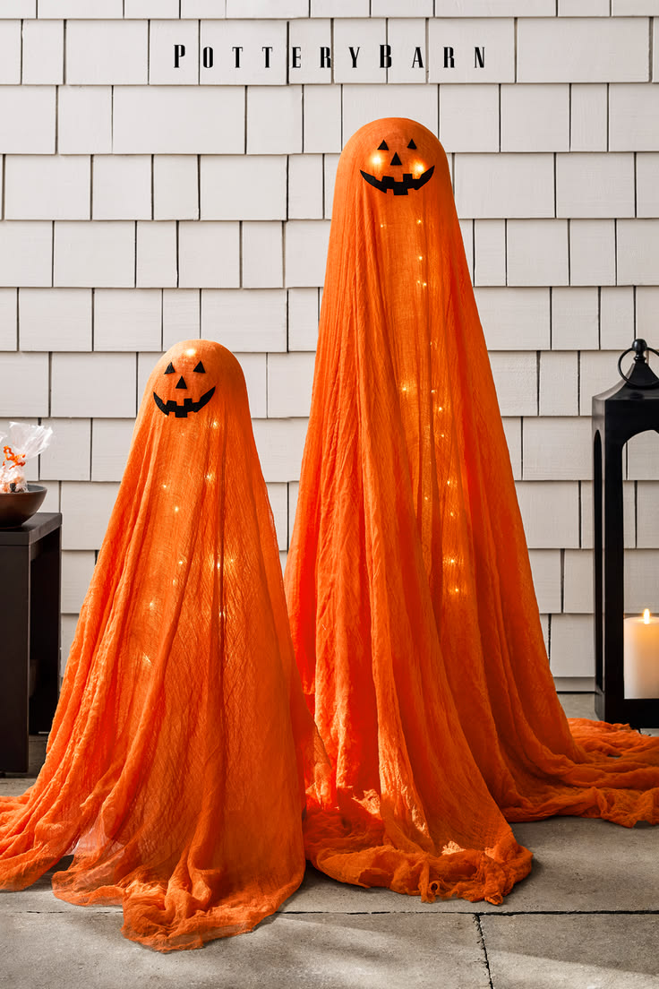 Make a statement this Halloween with our Lit Jack O'Lantern 