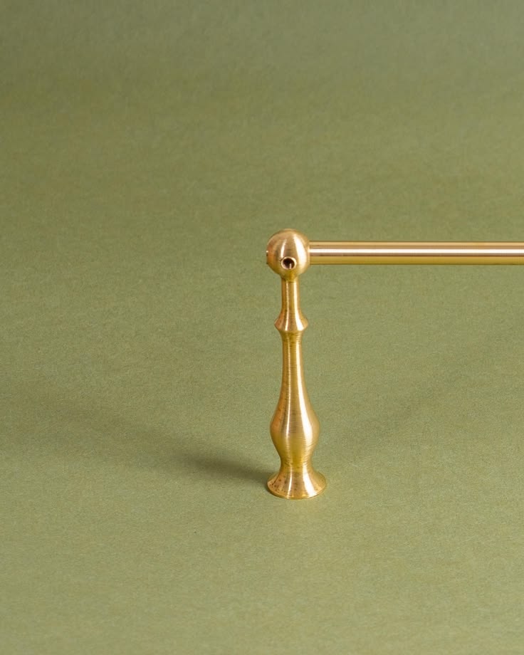 Our customizable tipping rails are handcrafted in brass, sta