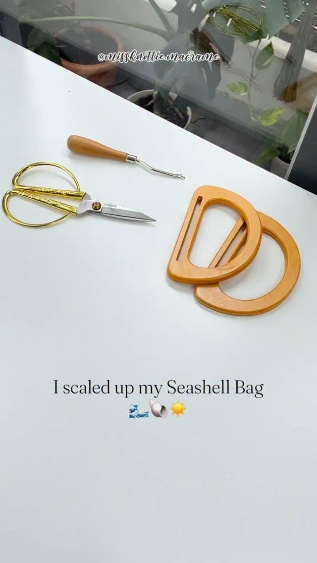 I made my Seashell Bag bigger than the original design… and 