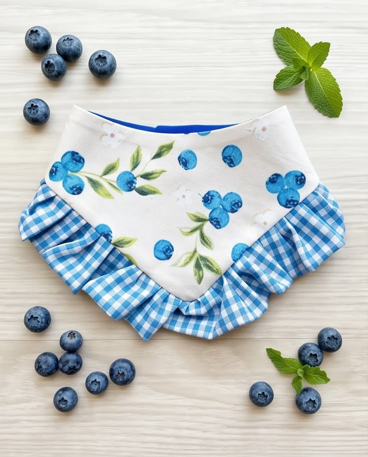 BERRY SWEET! 🫐 

Summer is here and your pup needs this blue
