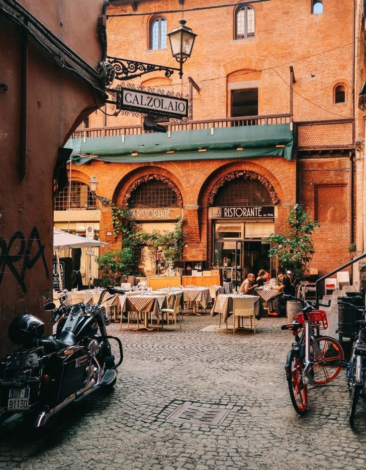 What to see in Bologna