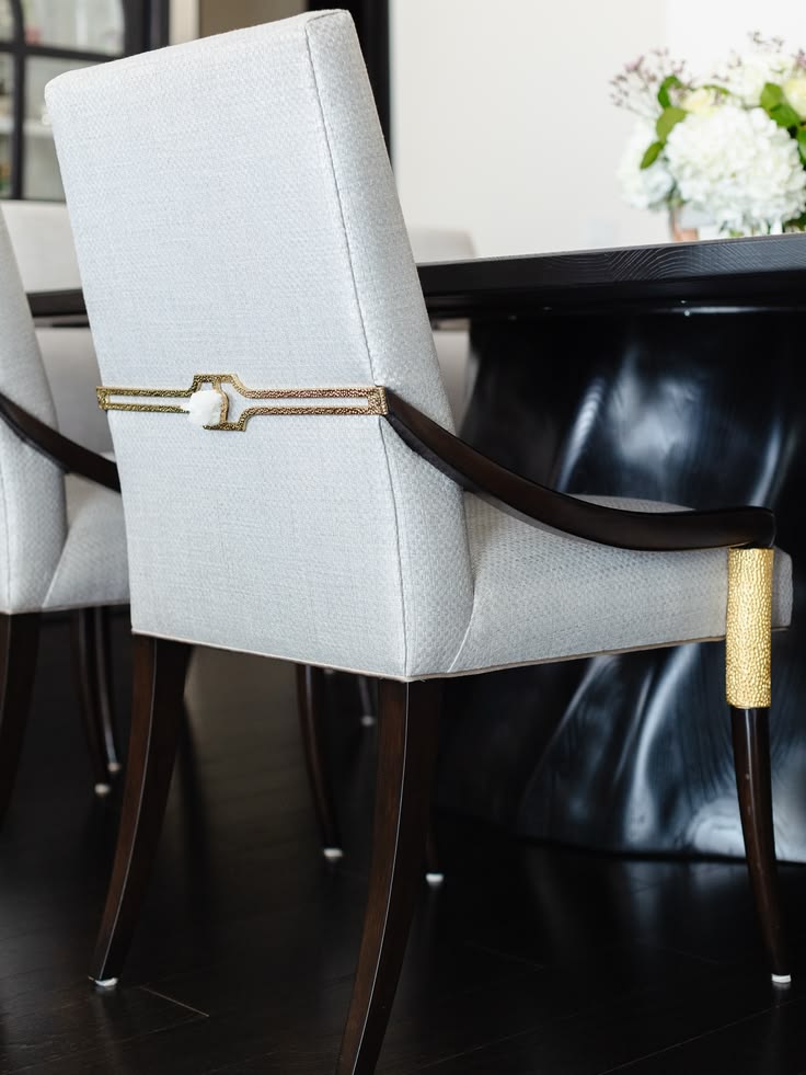 Where design meets craftsmanship. ✨

This custom dining tabl