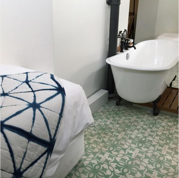 #shabbychic #teal #tiles #tiedie #bathtub #antique