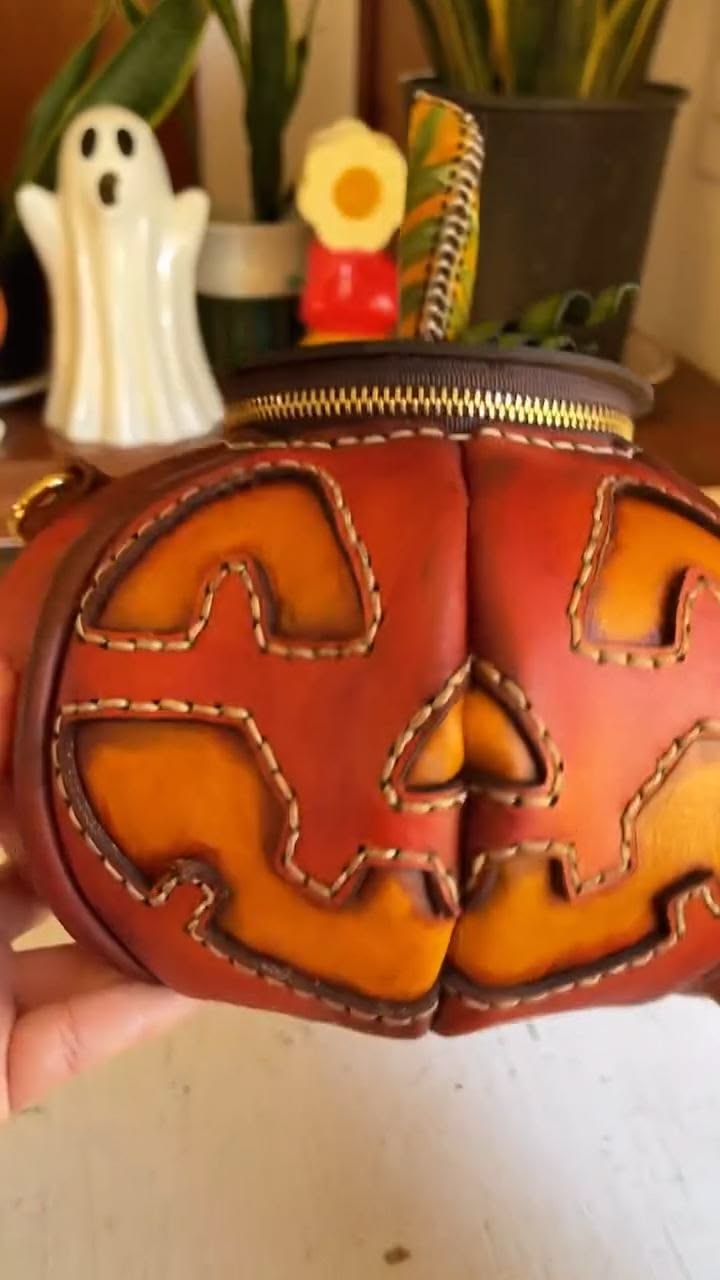 🎃 An heirloom-worthy masterpiece; a perfect fusion of whimsi