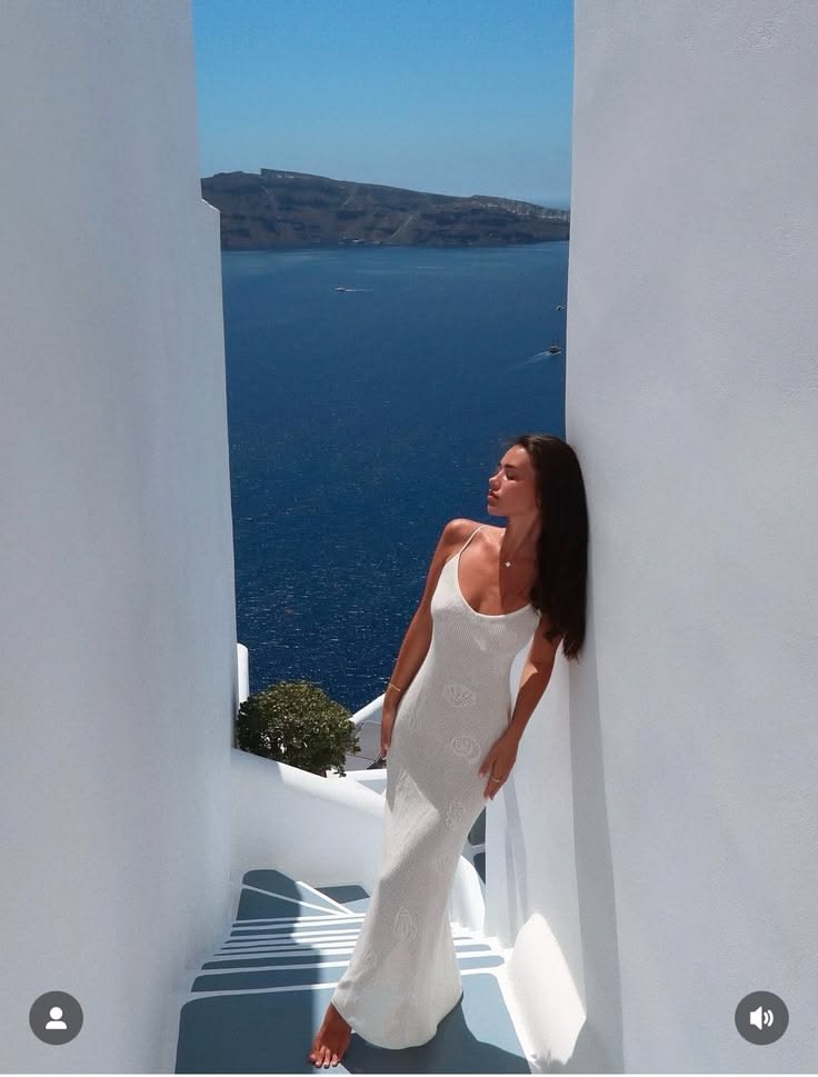 Download the minimal summer outfit formula and stop overthin