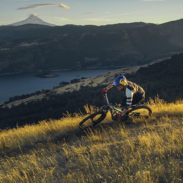 Who’s riding this weekend? ‍♂️ : @jillkintner : @parisgore #