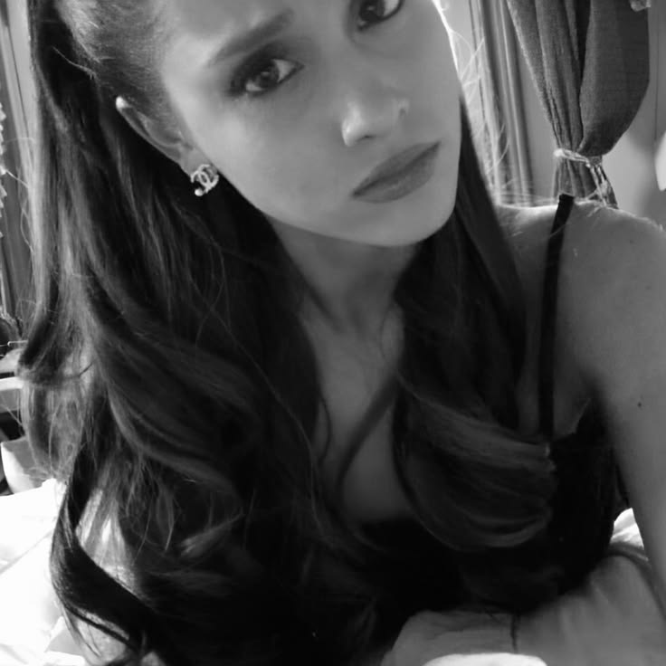 ariana grande , 2013 selfie ♡