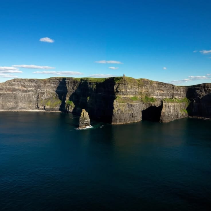 POV: You finally made it to Ireland's most iconic view. 🇮🇪☘️