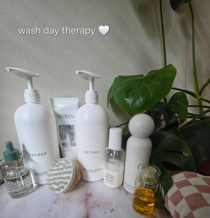 Step 1: Pre-shampoo scalp oil.
Step 2: Hydrating shampoo, tw