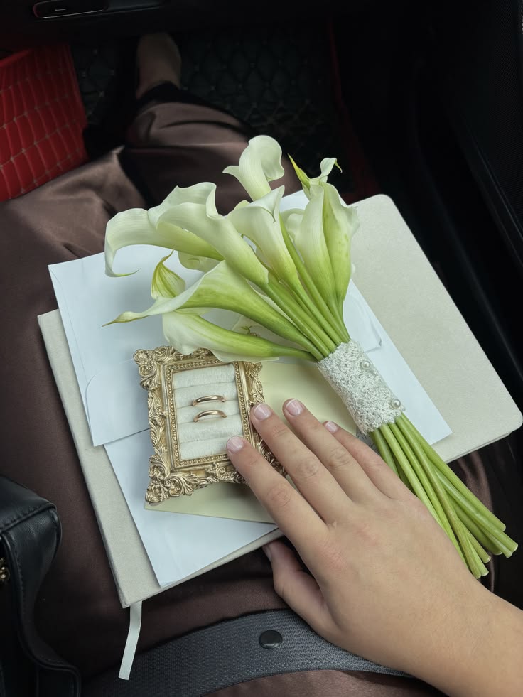 bridesmaid nails, bridesmaid, bridesmaid bouquet, wedding ri