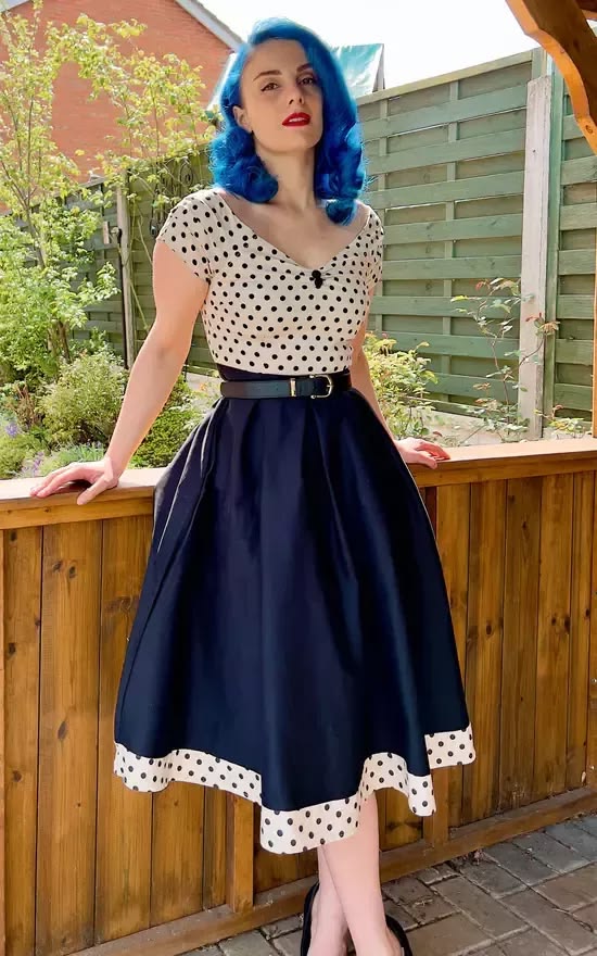Discover retro glamour with 1950s dresses, rockabilly outfit