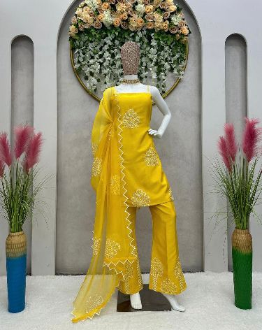 Difficulty: Easy

▶ Top Fabric :- Chinon silk With Inner Wor