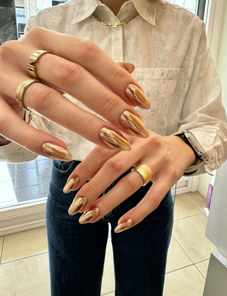 Twinkle tips for the twinkling season. #missbliss #nailcare 