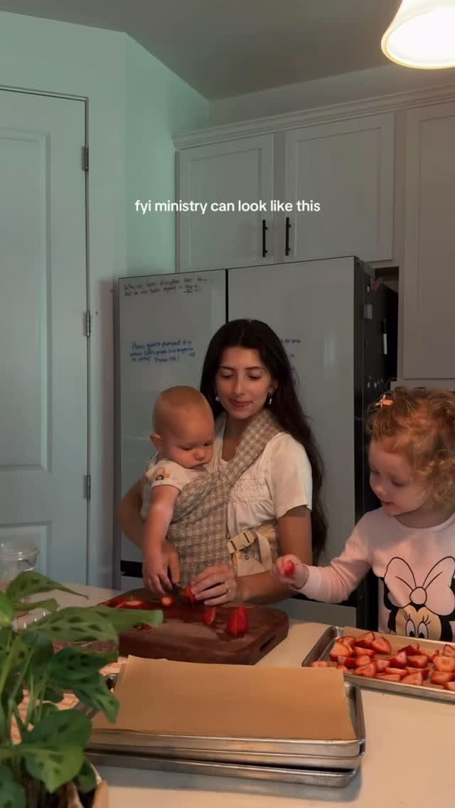 To the mom who wonders if she’s doing enough, you are!! 🫶🏼

