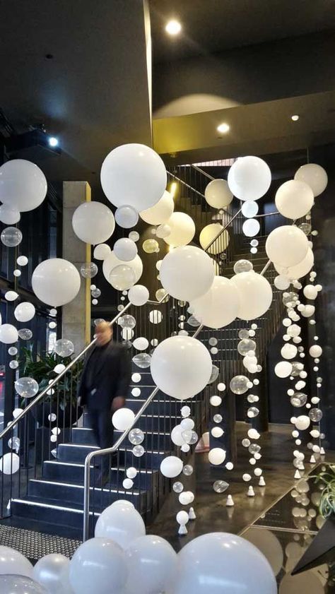 DIY Bubble Balloon Entrance | DIY Balloon Party Ideas | Pret