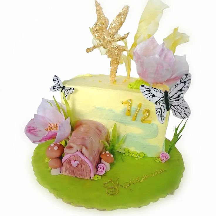 #waferflowers #fairycakes #cakeforgirls #halfcake #6monthsol