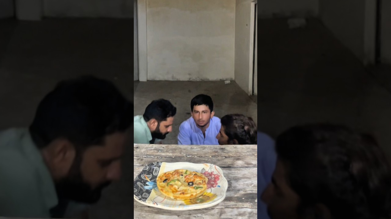 New one bite pizza 🍕 challenge video 😱🫢🤣 #onebite #foodchallenges #funnyvideos
