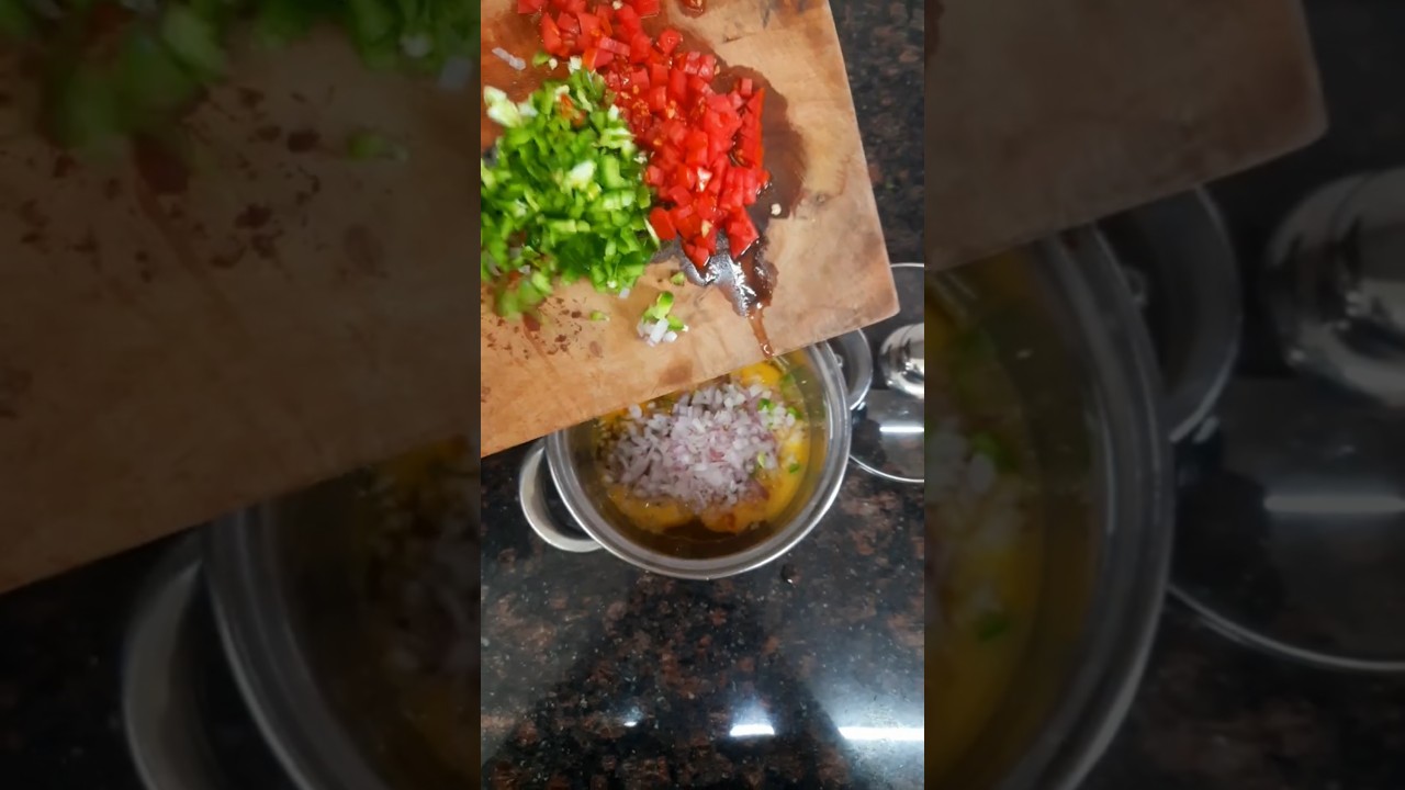 अंडे का पराठा #eggrecipe #andaparatha #breakfastrecipe #leftoverrotirecipe #nasta #cookingvideo