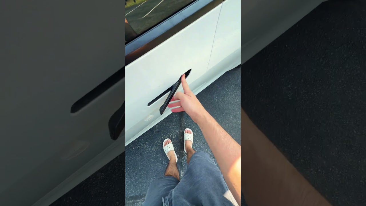 Tesla hack 🤯 #automobile #tesla #shortsvideo #cybertruck #cartok