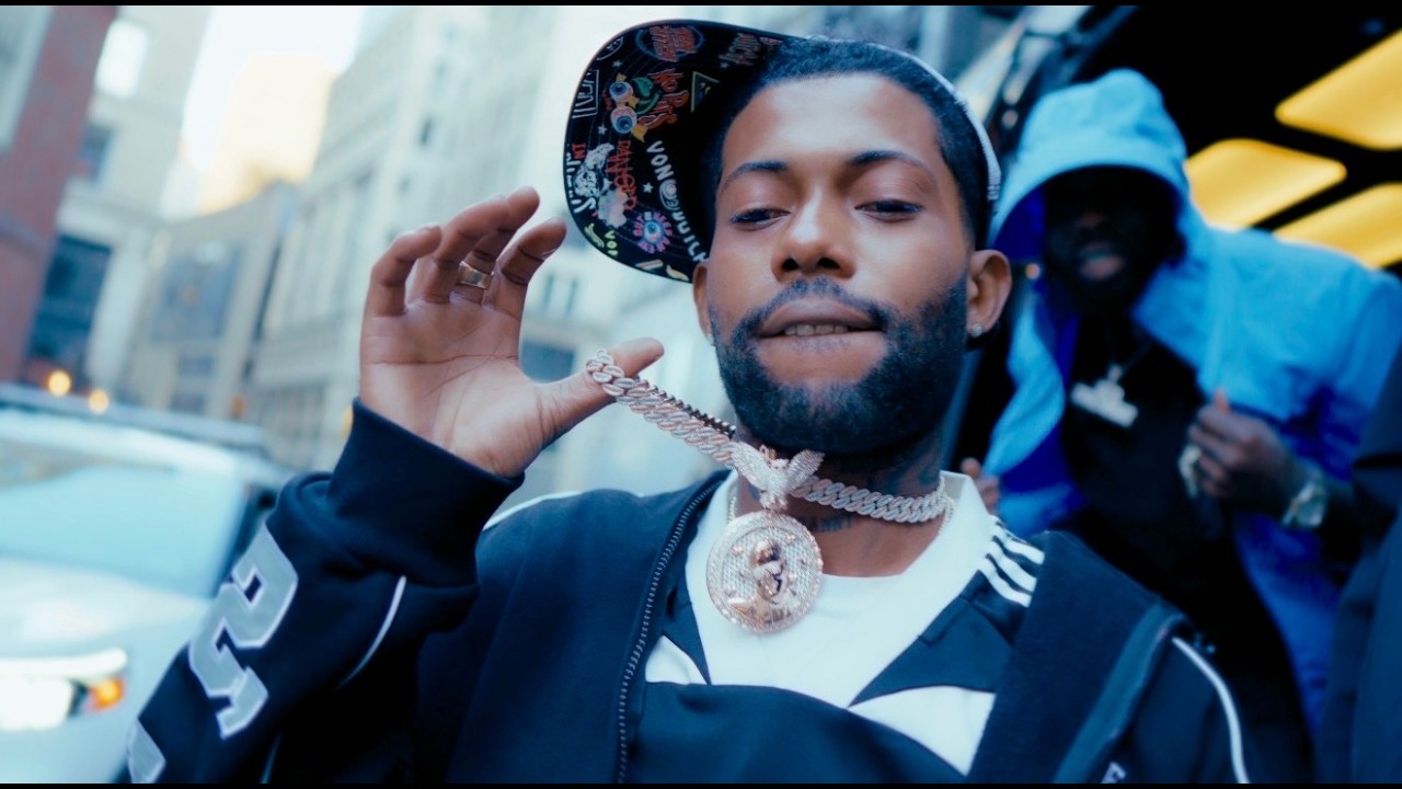 Skippa - Fast Button (Official Music Video)